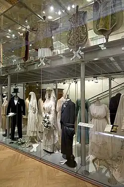 Textilien, Mode und Spielzeug