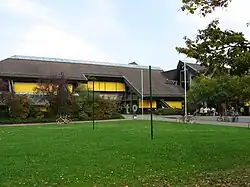 Der Haupteingang der Mensa Lichtwiese (2007)