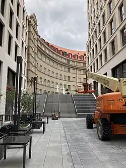 Treppe zum Innenhof (Juli 2021)