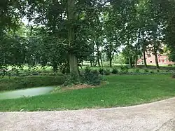 Historischer Garten Tammen mit Blick auf das Steinhaus
