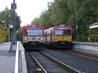 Zugkreuzung im Bahnhof Saalburg