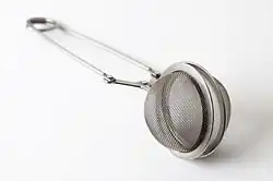 Metallgitter eines Teesiebs