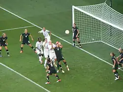 Neuseeland bei einem Eckball der Britinnen mit Yallop (11), Smith (6), Moorwood (8), Hearn (9), Riley (7), Percival (2) und Hoyle (4)