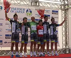 Jun’ya Sano (l.) als Mitglied des Teams Nippo bei der Japan-Rundfahrt 2012