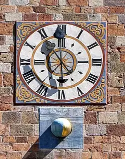 Maria Himmelfahrt „Umgekehrte“ Zeiger, es ist 11:55