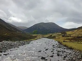 Blick aus dem Glen Ey in Richtung Süden zum Beinn Iutharn Mhòr