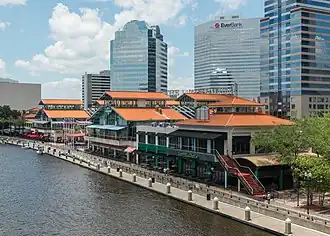 Jacksonville Riverwalk Landing auf dem St. Johns River
