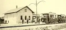 Zug der Linie nach Guntramsdorf mit Wagen der Serie 95–99 (1899).