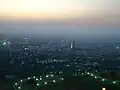 Blick auf Almaty am späten Abend