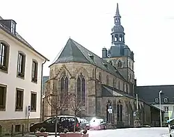 Kirche und Rathaus von Tholey