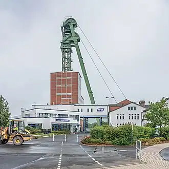 Erlebnisbergwerk, Eingangsgebäude und Förderturm