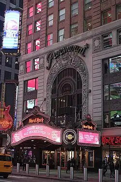 Der Paramount Bogen, eine Nachbildung vom Original.