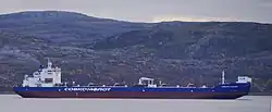Der Tanker mit Eisbrecherbug Timofei Gushenko 2015 vor Norwegen