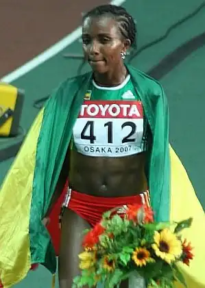 Die Doppelolympiasiegerin von 2008 (5000/10.000 Meter) Tirunesh Dibaba gewann ihr drittes olympisches Gold