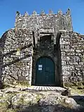 Tor mit Zugbrücke zum Castelo do Lindoso