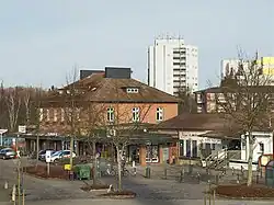 Bahnhofsvorplatz mit Bahnhofsgebäude, Baujahr: 1844