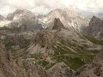 Dreizinnenhütte, Sextner Stein und Toblinger Knoten, gesehen vom Paternkofel