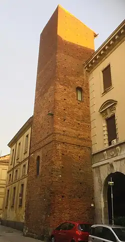 Torre dei Catassi, Piazza della Posta.