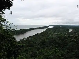 Blick vom Tortuguero-Berg über den Nationalpark