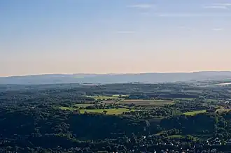 Blick vom Drachenfels auf den Rodderberg