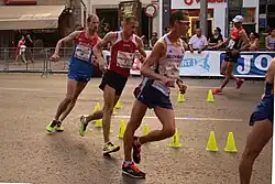 Dsjanis Simanowitsch (Mitte) – Rang 47