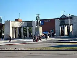 Fructuoso-Rivera-Statue vor dem Terminal Tres Cruces