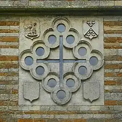 Fenster im Erdgeschoss.