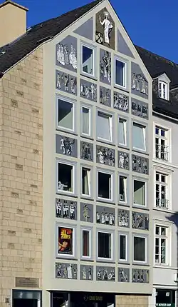 Sternstraße 1, Dar­stel­lung der Trierer Karfreitagsprozession