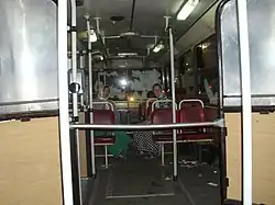 Teheran: Abgetrenntes Frauenabteil im Nachläufer eines Škoda 15Tr