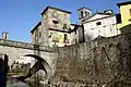 Der Turrite Secca an der Brücke Ponte della Madonna am Ortszentrum von Castelnuovo di Garfagnana