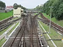 Zwölfgleisige oberirdische Abstellanlage zwischen Legienstraße und Billstedt in Hamburg mit außenliegenden Streckengleisen