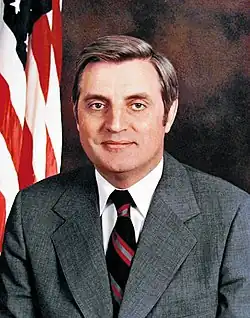 19. April: Walter Mondale (1977) (93)