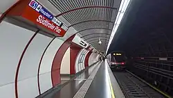 Südtiroler Platz, Wien: Standardentwurf der Wiener U-Bahn für einen Bahnhof mit Seitenbahnsteigen