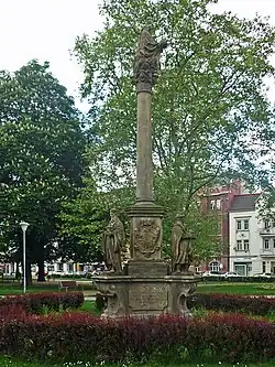 Säule der Heiligen Drei Könige mit Pietà