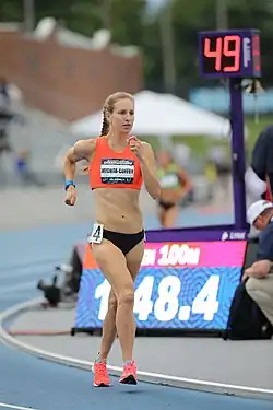 Maria Michta-Coffey gewann das 20.000-Meter-Bahngehen