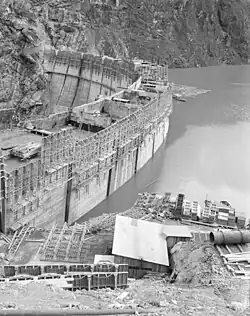 Limbergsperre im Bauzustand in 74 m von geplanten 120 m Höhe (September 1950)