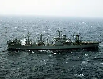 Die USS Suribachi (AE-21) im Juni 1984