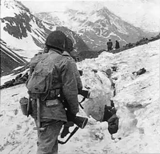 US-Truppen in Schnee und Eis (Schlacht von Attu, Mai 1943)