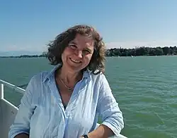 Foto einer Person auf einem Schiff