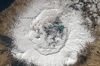 Luftaufnahme der Okmok Caldera