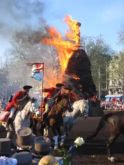 Die Reiter umkreisen den Böögg dreimal.