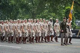 Eine Gruppe des Kadettenkorps der Texas A&M University bei der Parade