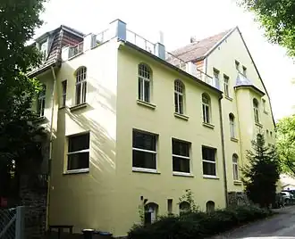 Maria im Tann, Hauptgebäude