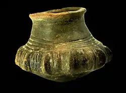 Urne aus einer Urnenbestattung der Völkerwanderungszeit im Bereich des Grabhügels I