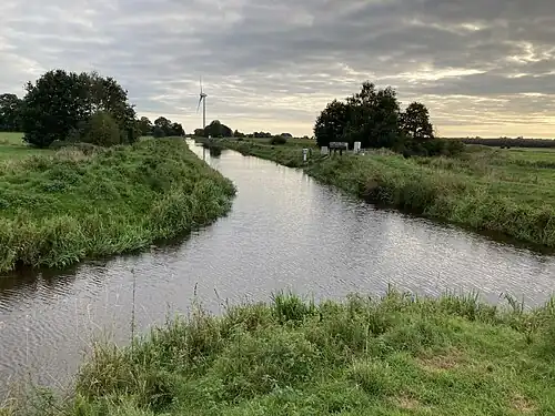 Ursprung des Sauteler Kanals am Zusammenfluss der Flumm (von links) und der Alten Flumm (von rechts).