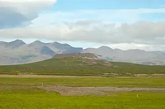 Blick vom Eldborg-Krater zum Gebirgszug der Ljósufjöll