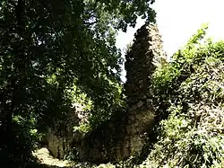 Seitenansicht der Ruine