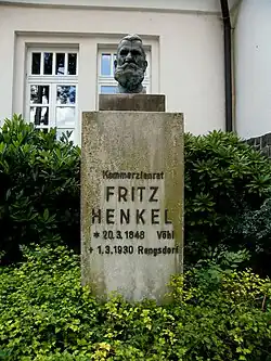 Henkel-Büste in Vöhl