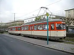 Historischer T4-Zug der Straßenbahn Frankfurt am Main aus L-Trieb­wagen und l-Beiwagen