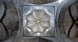 Die Vierungskuppel der Kirche